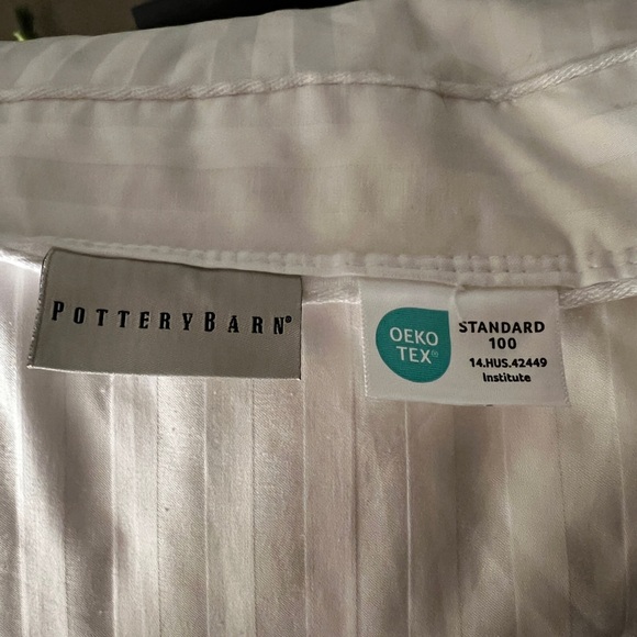 NEW! With tags Pottery Barn Classic 550 FP White Down Chamber Gusset Pillow King - Picture 5 of 10